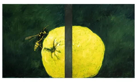 ABEJA Y UVAS BLANCAS